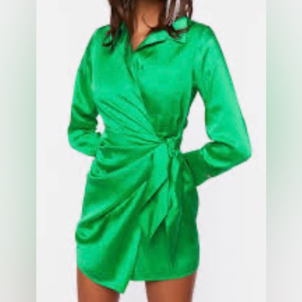 NWT Forever 21 Emerald Green Long Sleeve Wrap Dress - Picture 2 of 2